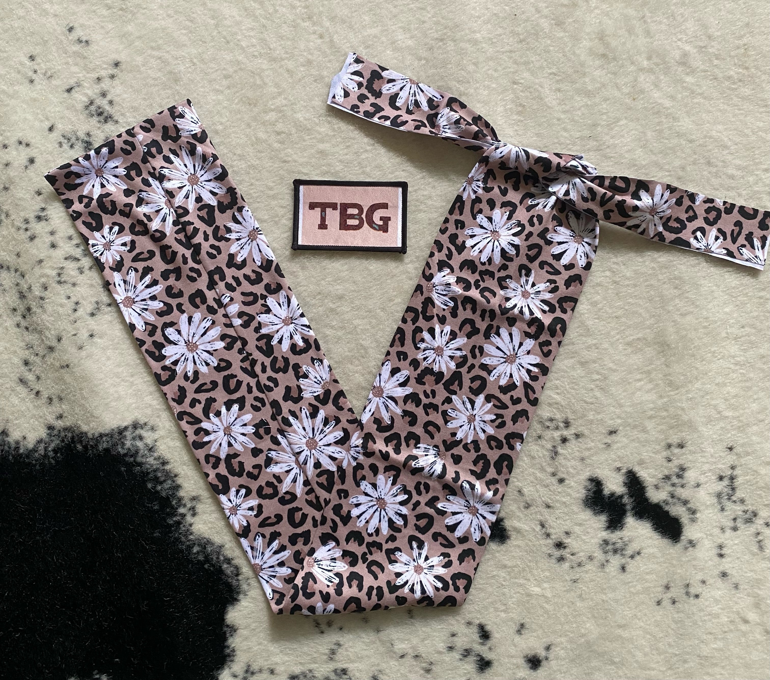 Leopard and Daisies Tailbag