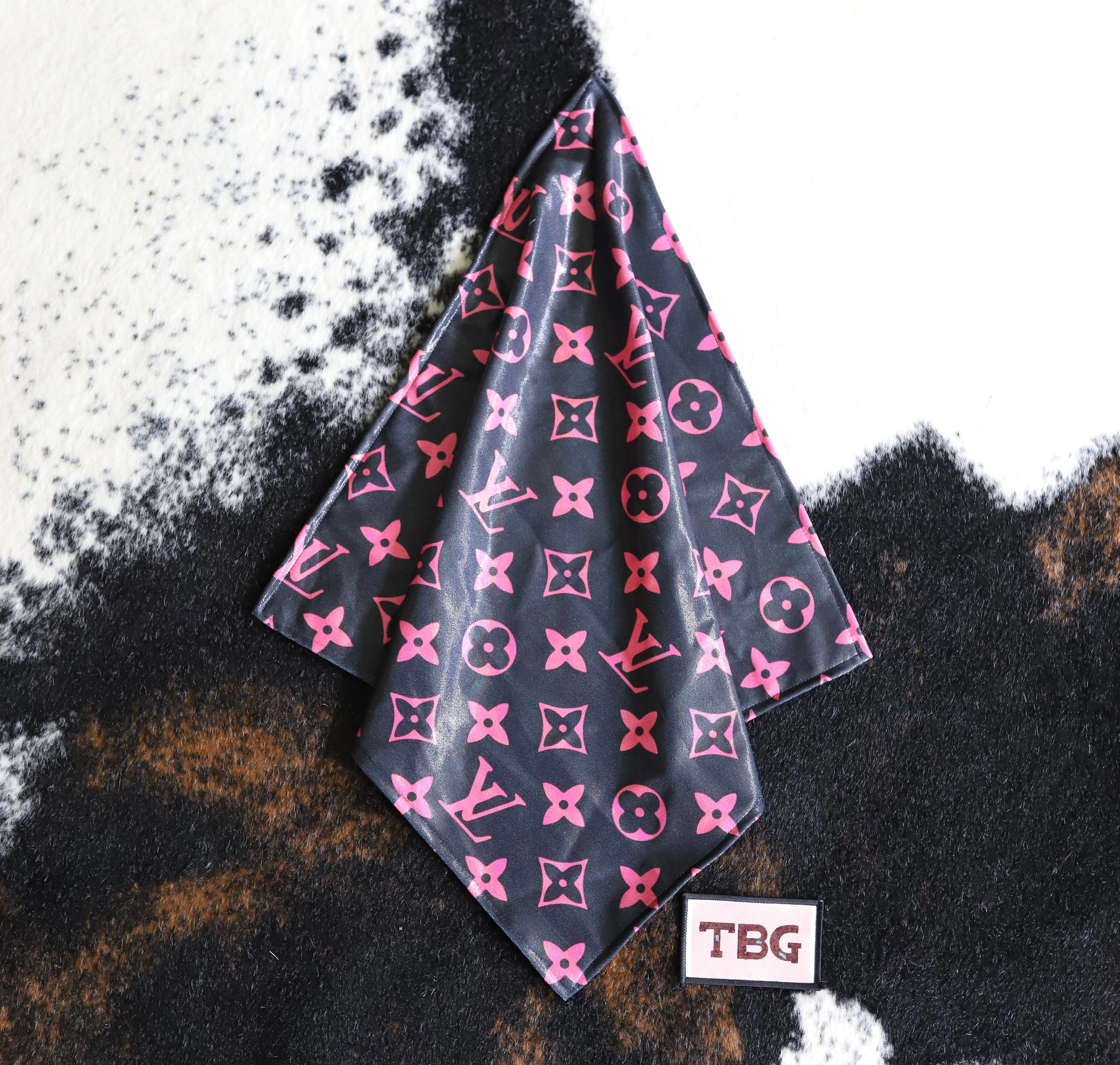 Sparkle Black and Pink LV Breakaway Flag